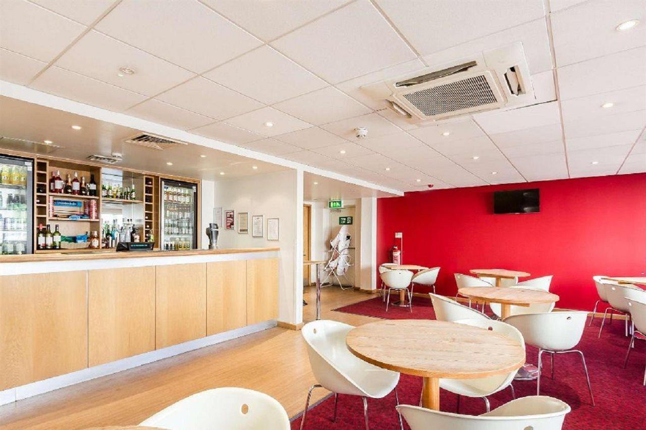 Travelodge Caterham Whyteleafe Warlingham Exterior photo